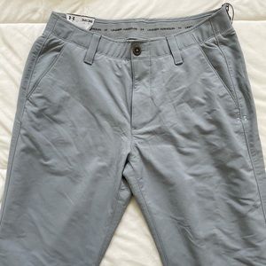 Men’s under armour golf pants. Tags still on!